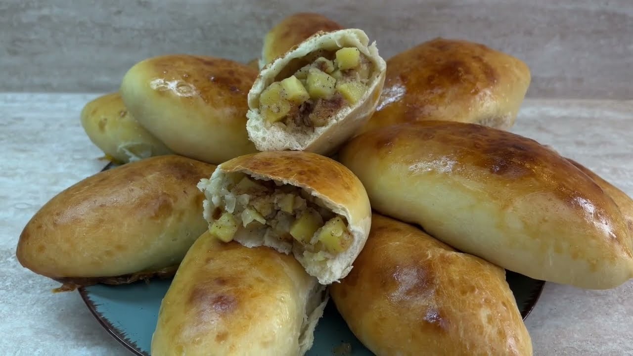 Кулінари розповіли, як приготувати смачні пиріжки з картоплею-кубиками у духовці