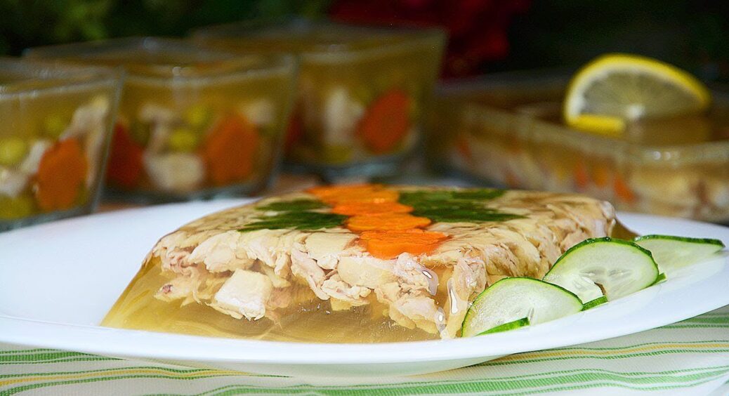 Пробувала різні рецепти холодцю, але цей – найкращий: на цьому м’ясі застигає чудово, а смак на 10 з 10 