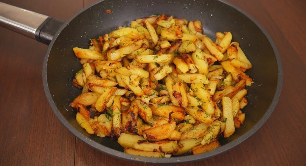 1 трюк – і смажена картопля не прилипає до сковорідки: саме смажиться, а не вариться – з гарною скоринкою 
