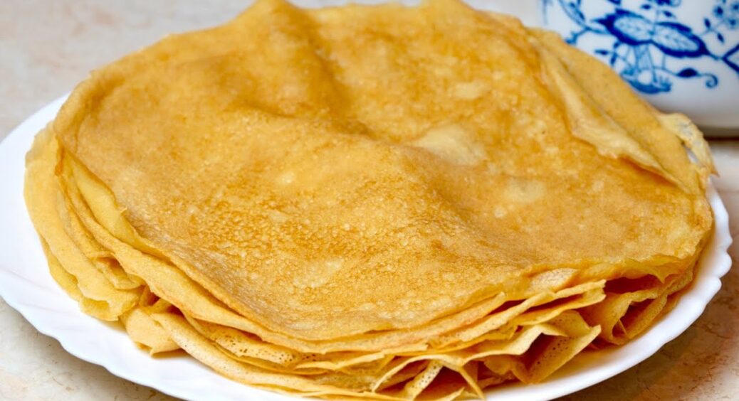 Домашні млинці без яєць і молока – 3 інгредієнти та сковорідка: смакують ідеально навіть холодними 