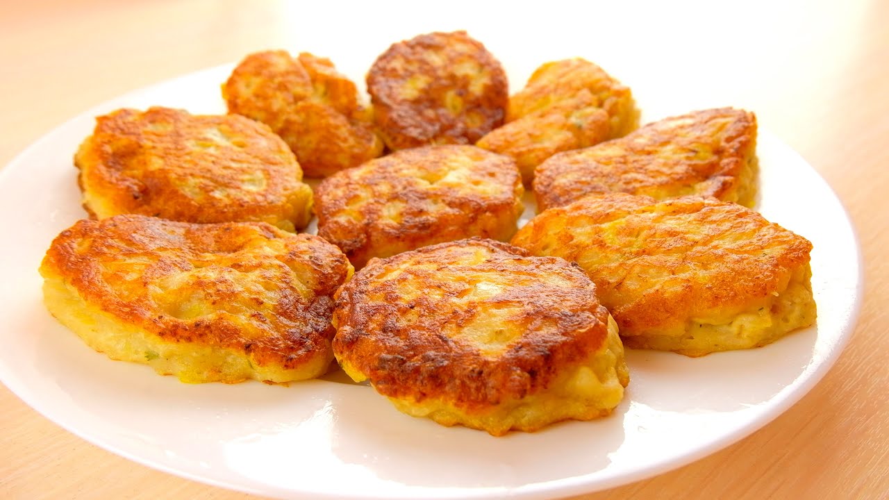 Кулінари поділилися рецептом соковитих лінивих біляшів на сковороді