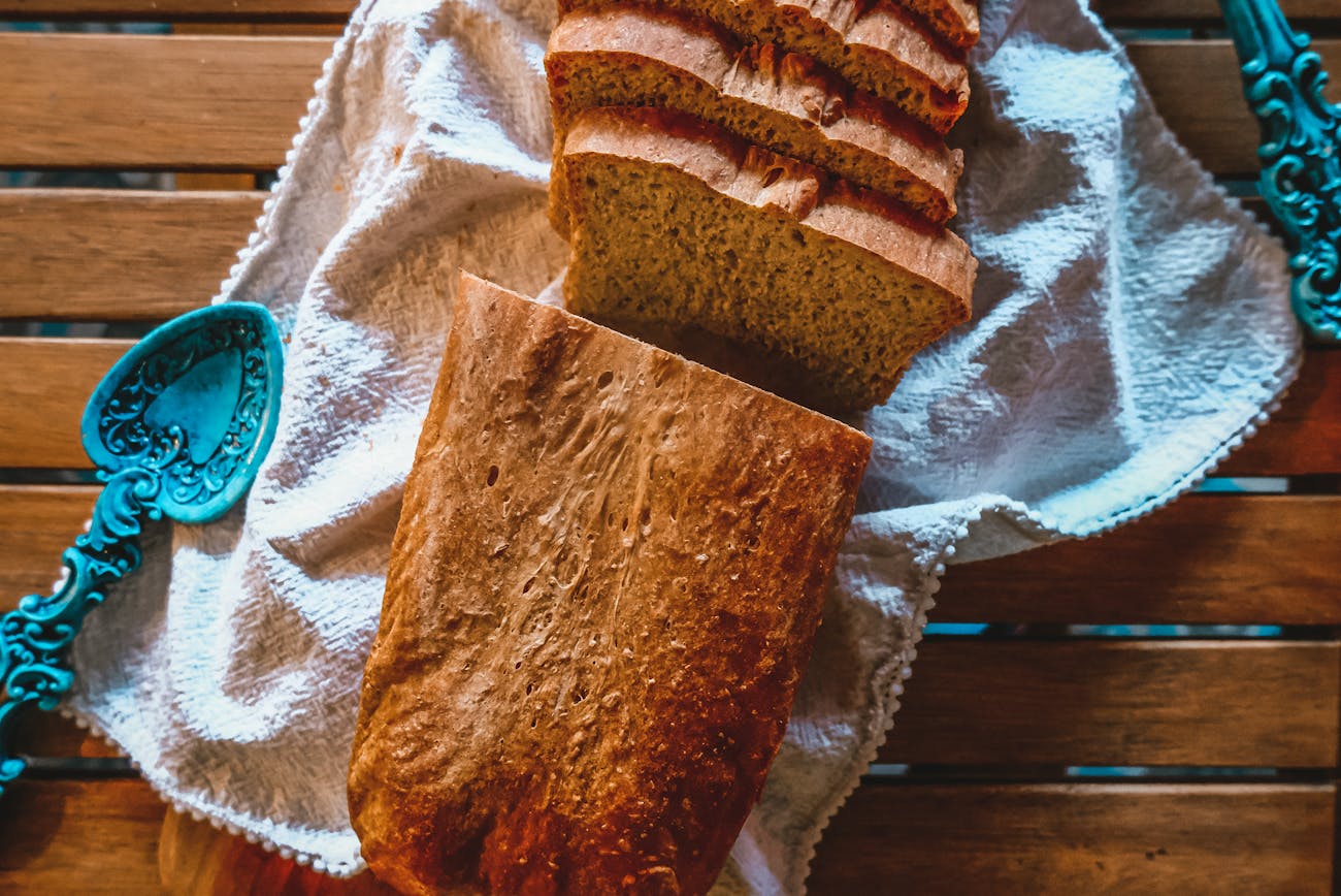 Експерти розповіли, як наточити власноруч зубчастого помічника для нарізання хліба