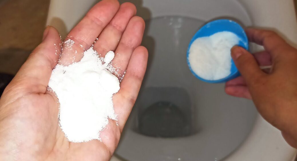 Від неприємної жовтої смуги не залишиться й сліду: засипаю це в унітаз на ніч, за 8 годин він біліше білого 