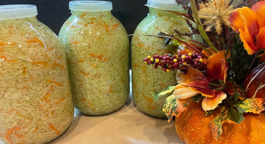 Старовинні пропорції для квашеної капусти, які лежать в основі основ: точний рецепт для “чистого” смаку 