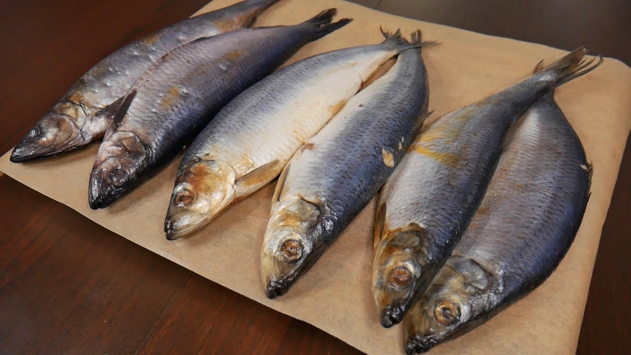 Кулінари розповіли, як смачно засолити оселедець у домашніх умовах