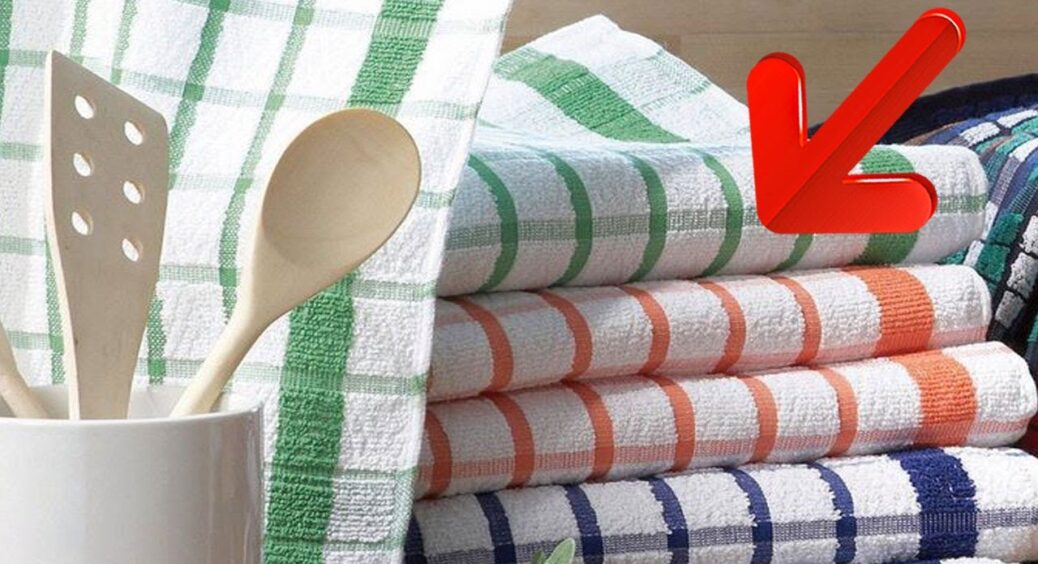 Дізналась тільки у 40 років: як “замизгані” рушники відіпрати до сяючої білизни без прального порошку 