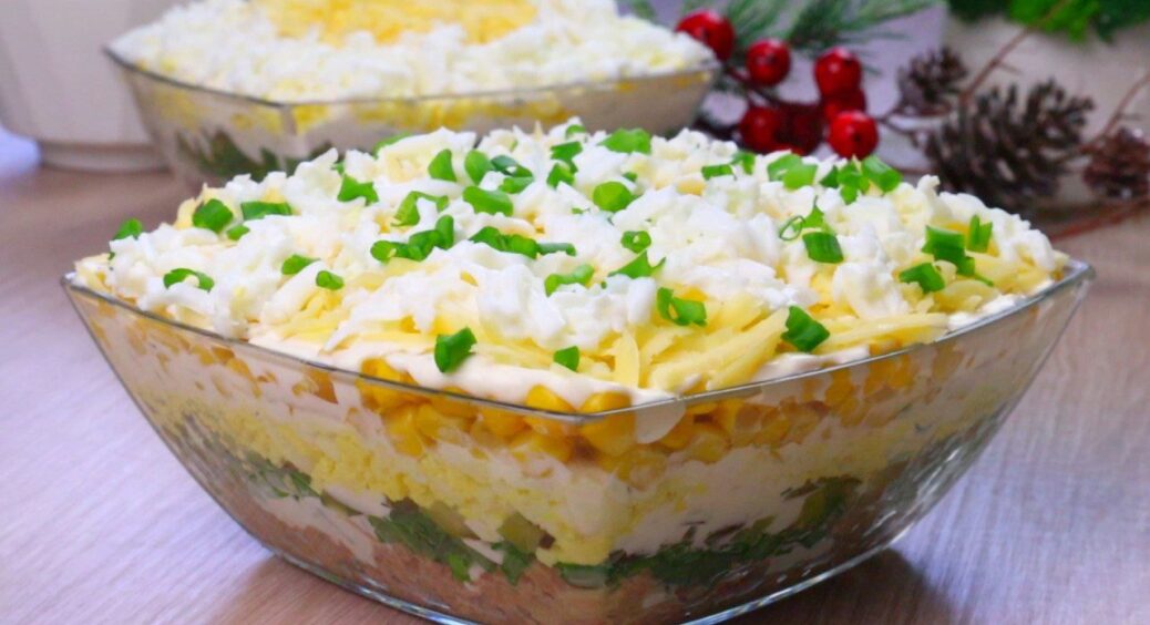 Салат “Вівальді” з 4-х інгредієнтів – надихає і назвою, і смаком: обов’язково приготую до Нового року 2026 