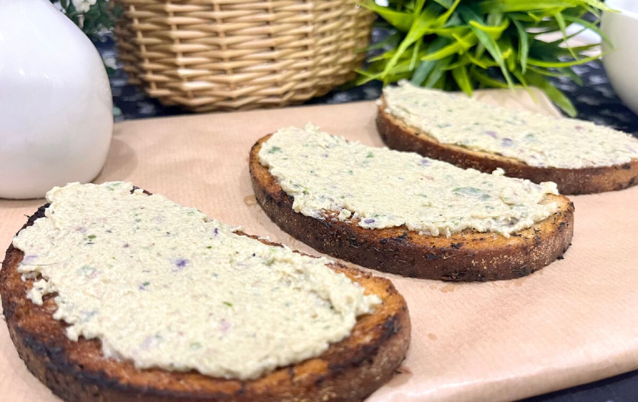 Як приготувати смачну намазку на хліб на сніданок