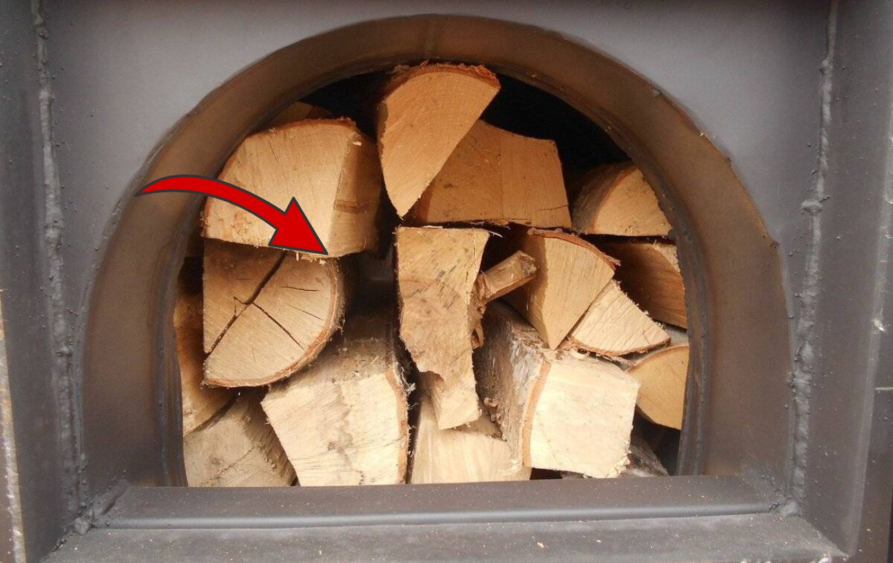 Експерти поділилися простим способом почистити димар від сажі без хімії