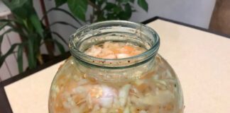 Господині розповіли, через які причини псується квашена капуста 