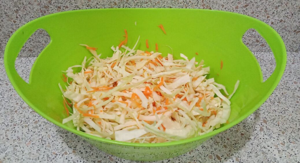 Точно знаю, як обрати капусту для квашення: 2 основні ознаки, що качан підійде для корисної закуски 