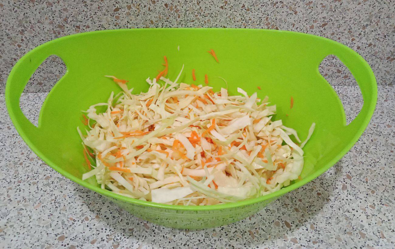 Господині розповіли, через які причини псується квашена капуста  