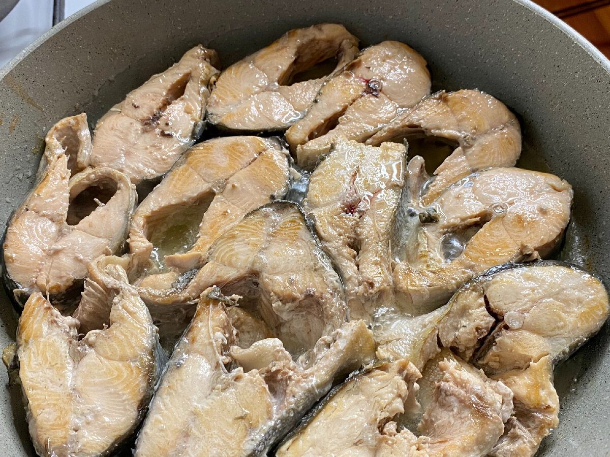 Кулінари розповіли, як приготувати смачну горбушу з овочевим гарніром нашвидкуруч