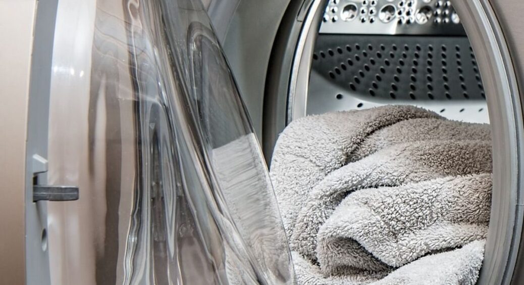 Перестала купувати гелі по 400 грн – перу речі тільки цією стружкою: тотальна економія і чистота 