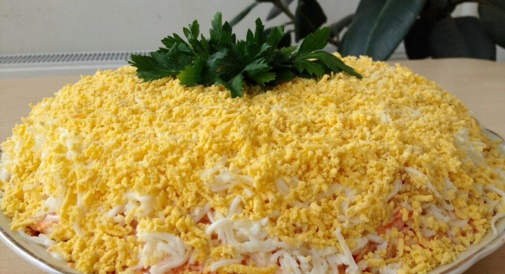 Змінила підхід до приготування “Мімози”: 4 деталі вивели смак на новий рівень – ресторанний, не менше 