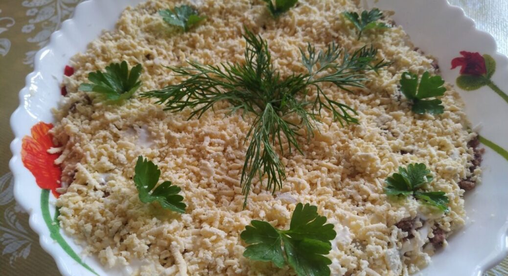 Ця “Мімоза” – у 100 разів смачніша: готуємо улюблений салат по-новому рецепту – без моркви та картоплі 