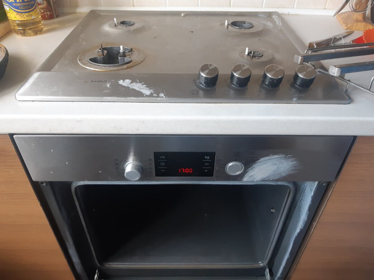 Експерти розповіли, як очистити кухонну плиту до блиску за допомогою простого засобу