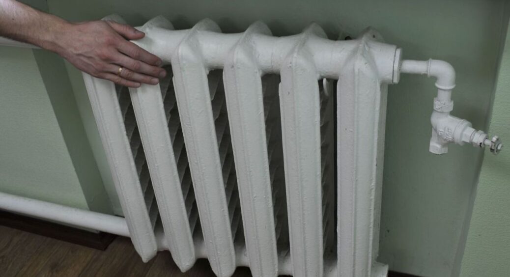 Ми з кумою гріємося у квартирі без опалення: 1 “розумний” лайфхак, який всі ігнорують, а він дає тепло 