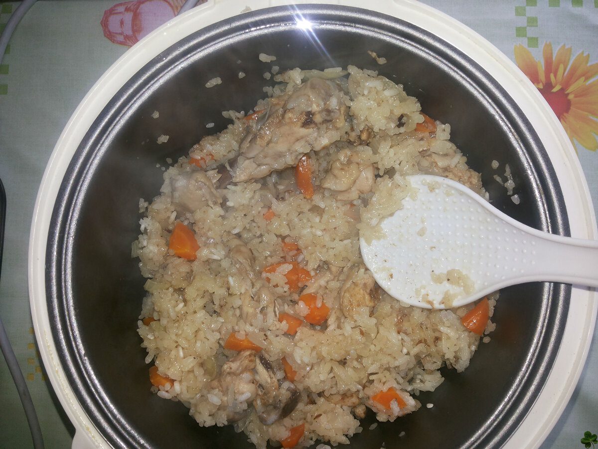 Експерти пояснили, як правильно відкривати мультиварку, якщо під час приготування вимкнули світло