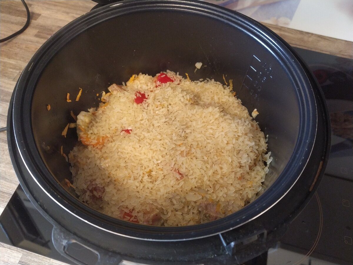 Експерти пояснили, як правильно відкривати мультиварку, якщо під час приготування вимкнули світло