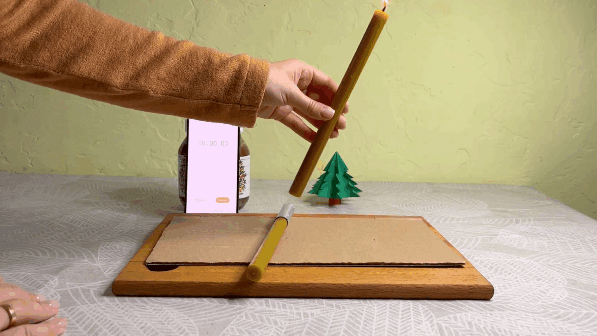 Експерти розповіли, як продовжити горіння свічки простим способом