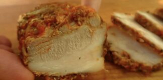 Господині розповіли, як вдома зробити сало, яке схоже на копчене 