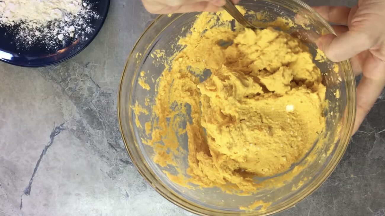 Господині розповіли, як приготувати неймовірно смачні гарбузові сирники Господині розповіли, як приготувати неймовірно смачні гарбузові сирники