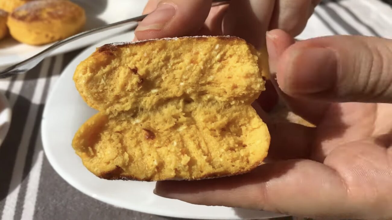 Господині розповіли, як приготувати неймовірно смачні гарбузові сирники Господині розповіли, як приготувати неймовірно смачні гарбузові сирники