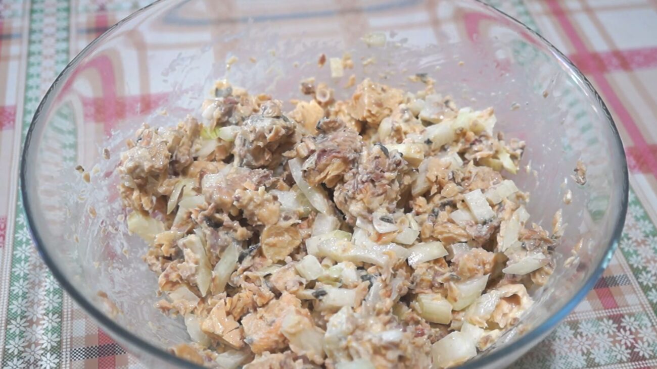 Господині розповіли, як приготувати смачну вечерю з рибної консерви Господині розповіли, як приготувати смачну вечерю з рибної консерви