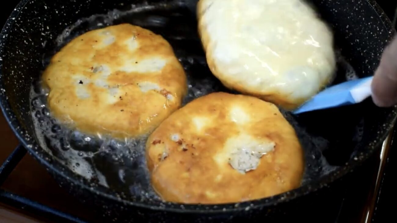 Господині розповіли, як приготувати смачну страву з фаршу та кефіру 