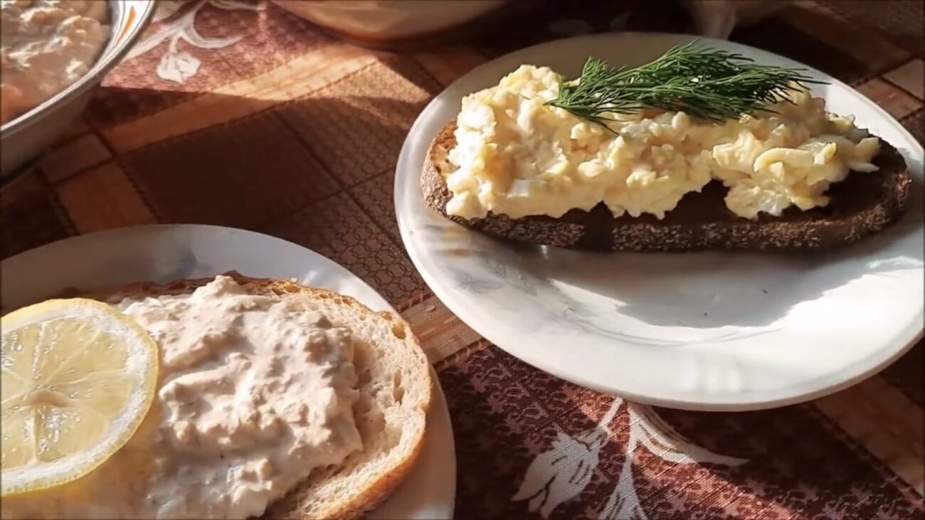 Господині розповіли, як готувати смачну намазку з плавлених сирків 