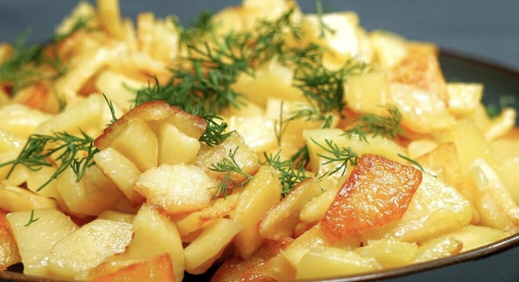 Це революція в кулінарії! Кухар з Києва знайшов рецепт ідеально хрусткої смаженої картоплі: зробіть ці 2 дії 