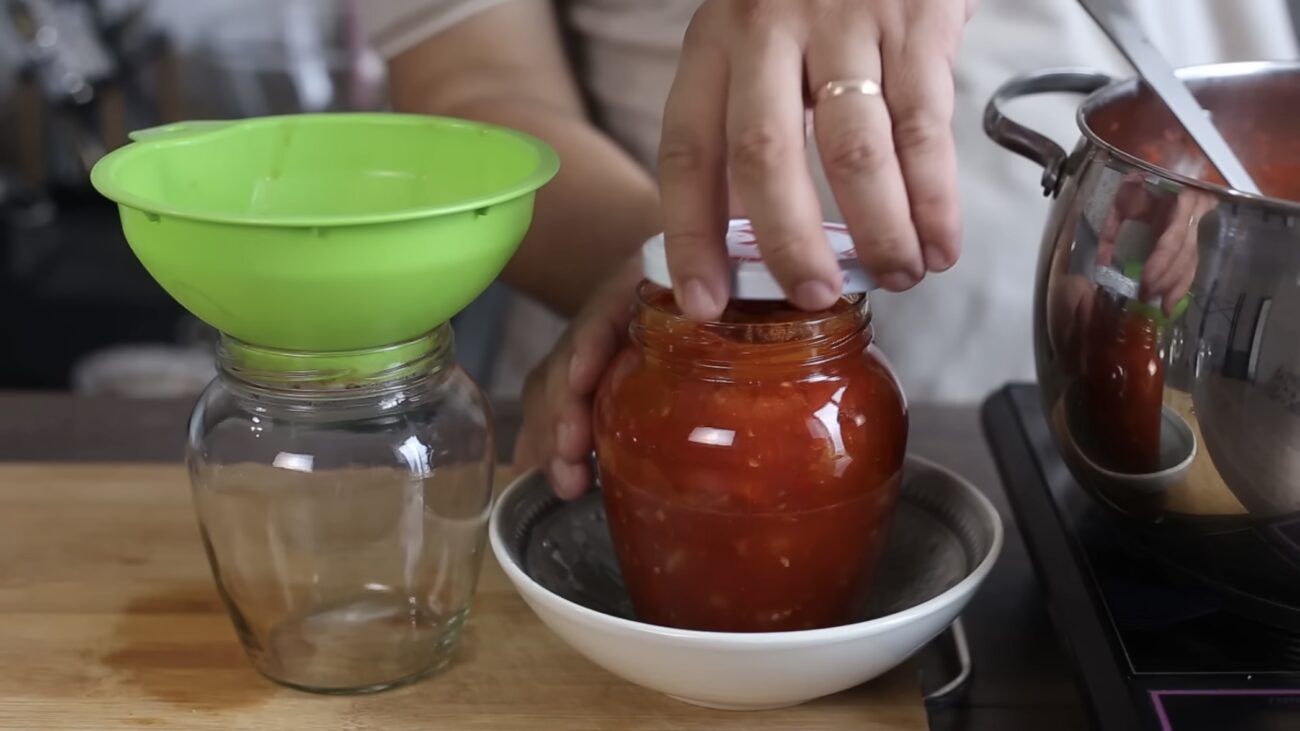 Господині поділилися рецептом пікантного лечо на зиму 