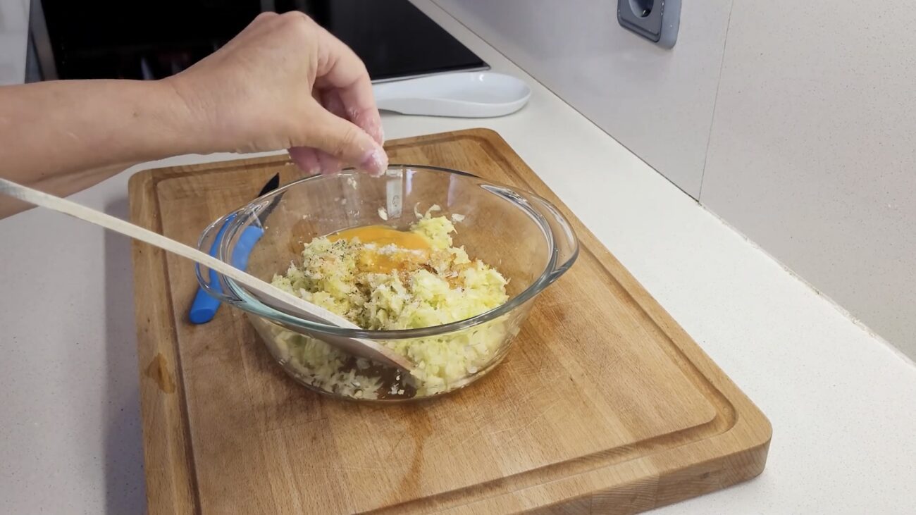 Господині розповіли, як приготувати смачну страву з капусти і без мʼяса Господині розповіли, як приготувати смачну страву з капусти і без мʼяса