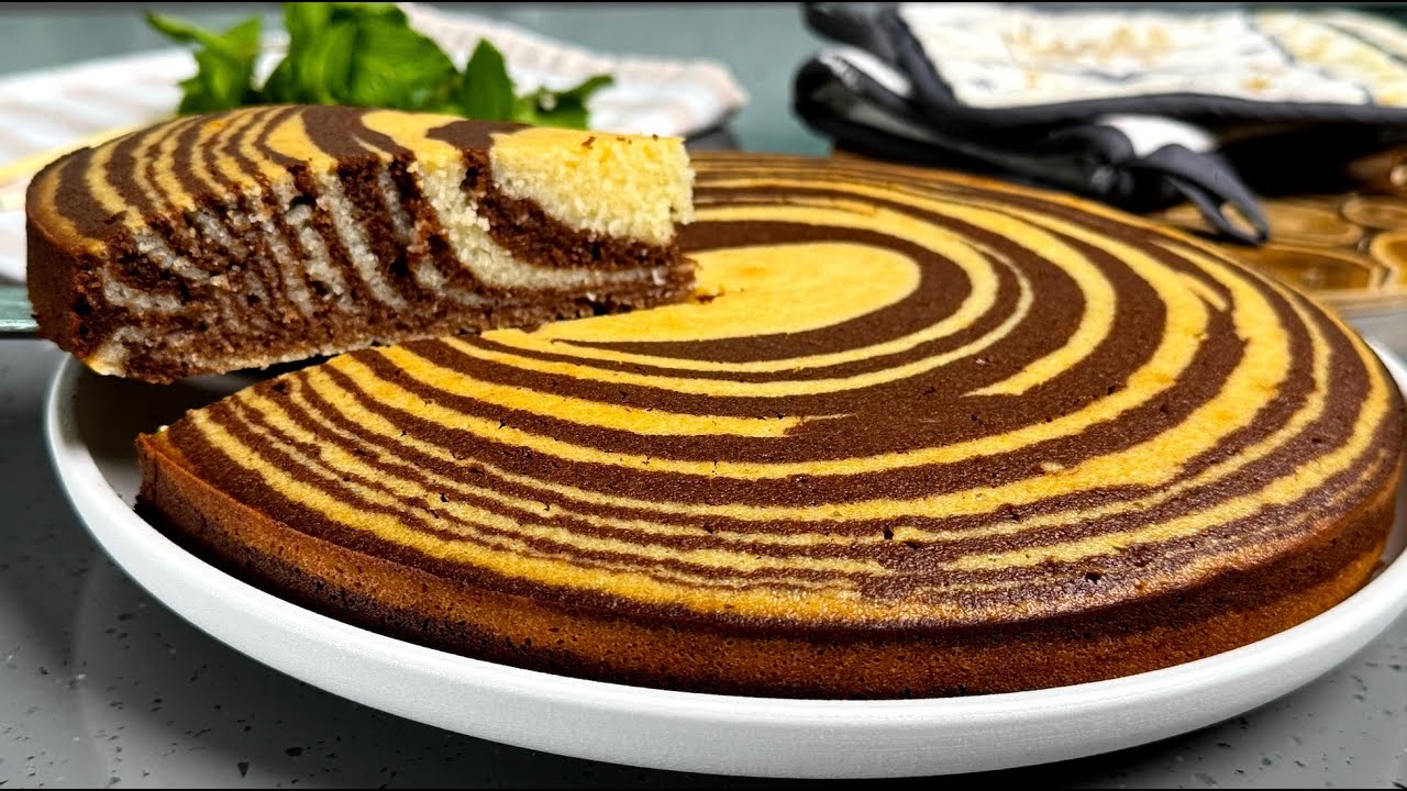 Господині показали, як приготувати смачний пиріг на манці з кефіром 