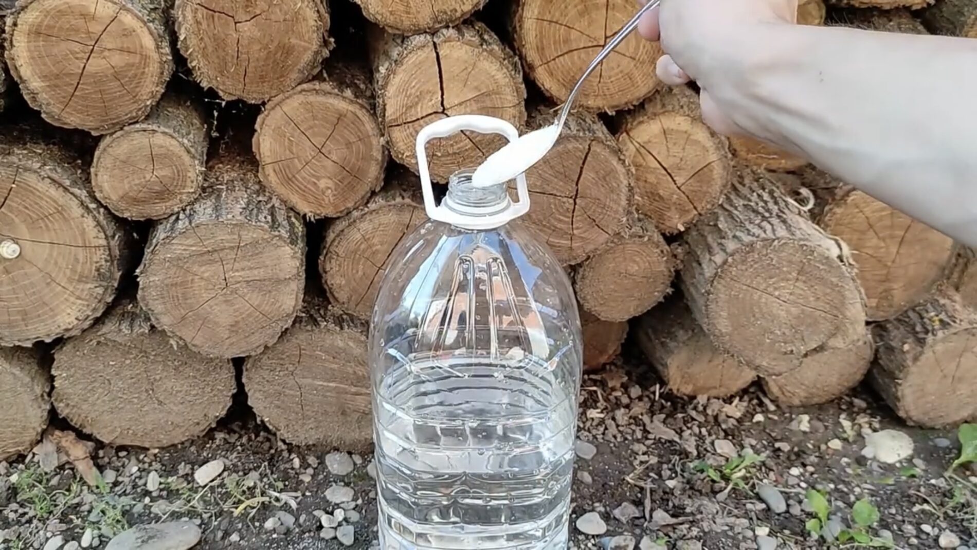 Городники розповіли, як підготувати компост до морозів 