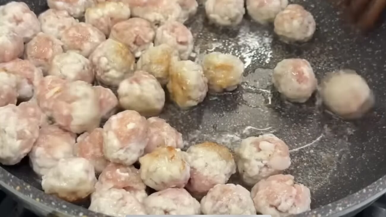 Господині розповіли, як приготувати смачну вечерю з гречки та фаршу Господині розповіли, як приготувати смачну вечерю з гречки та фаршу