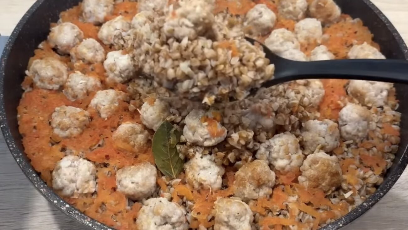 Господині розповіли, як приготувати смачну вечерю з гречки та фаршу Господині розповіли, як приготувати смачну вечерю з гречки та фаршу