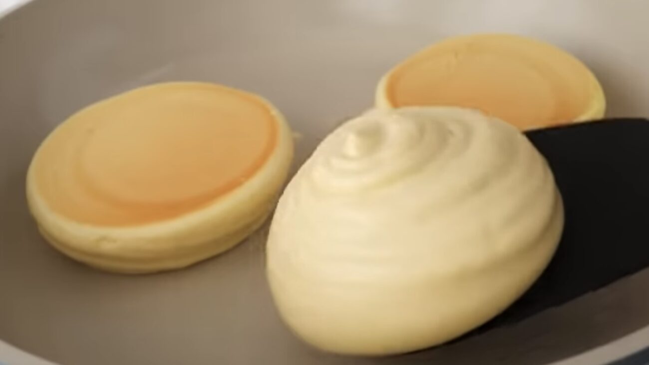 Господині розповіли, як зробити оладки пишними без дріжджів і соди 