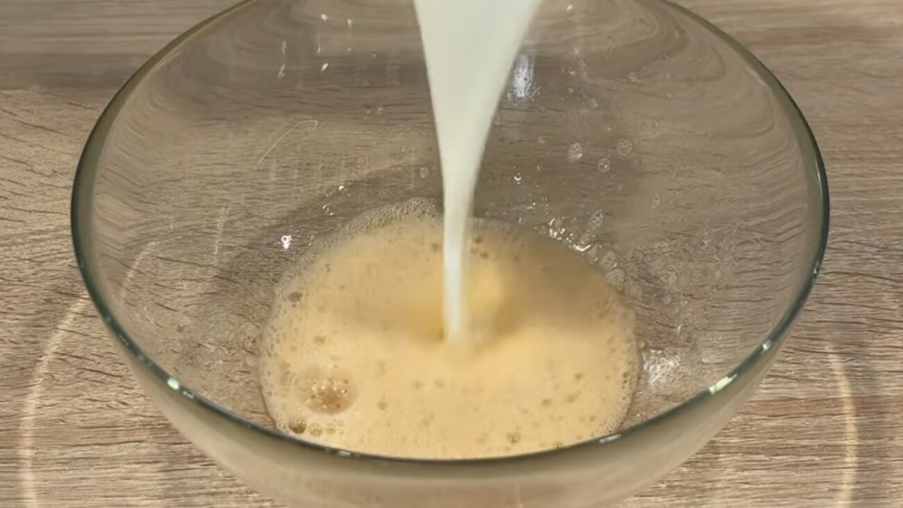 Господині розповіли, як приготувати смачні оладки, які схожі на смажені пиріжки Господині розповіли, як приготувати смачні оладки, які схожі на смажені пиріжки