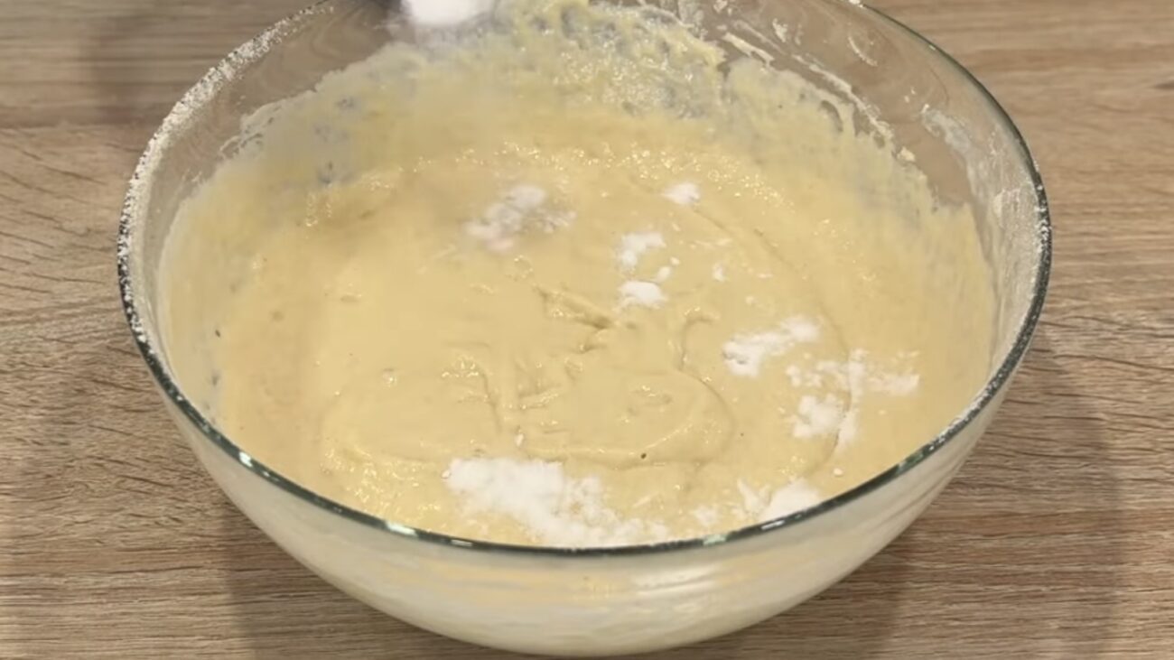 Господині розповіли, як приготувати смачні оладки, які схожі на смажені пиріжки Господині розповіли, як приготувати смачні оладки, які схожі на смажені пиріжки