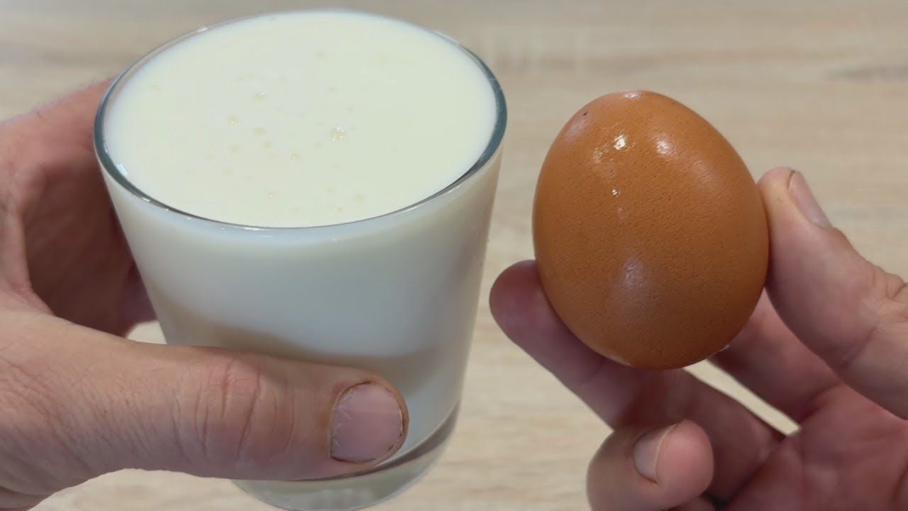 Господині розповіли, як приготувати смачні оладки, які схожі на смажені пиріжки 