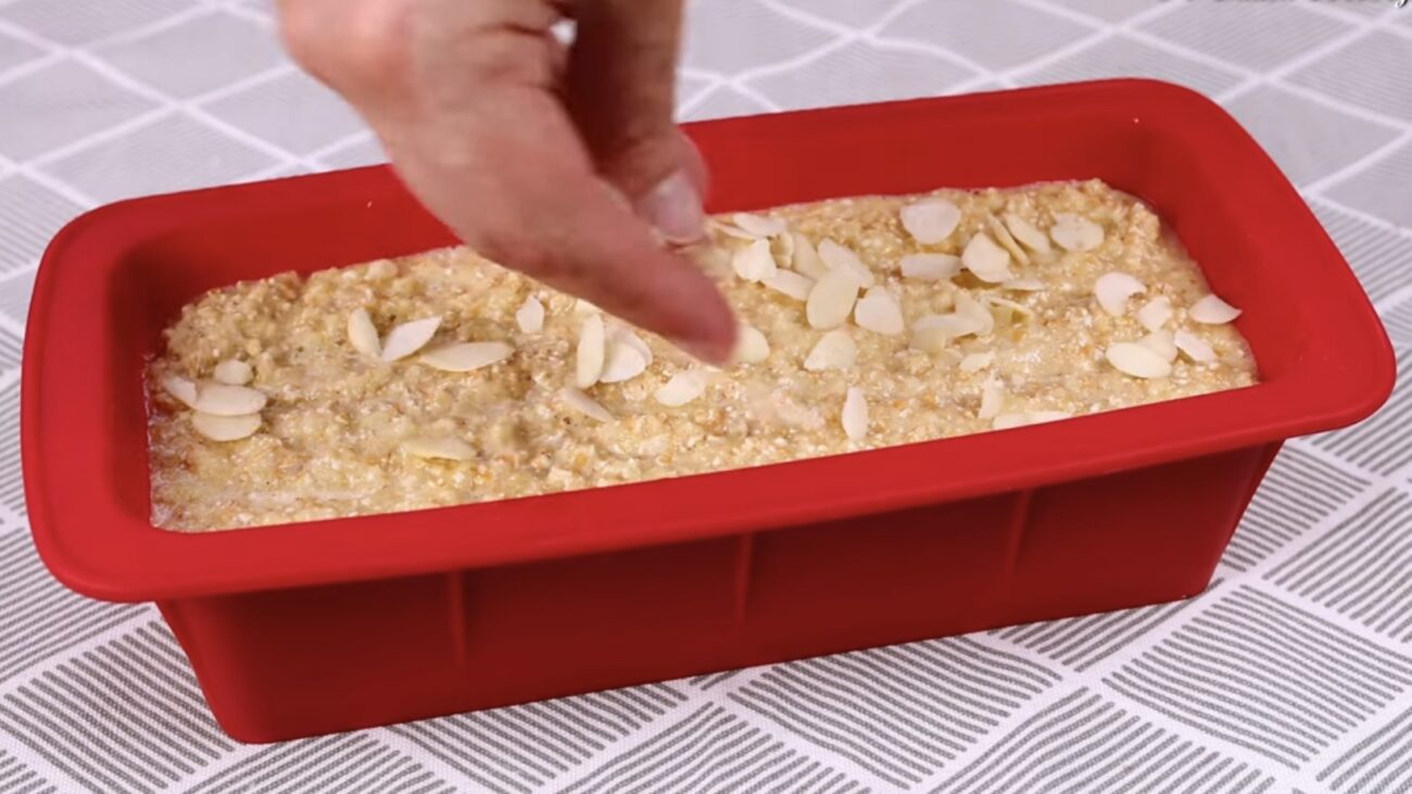 Господині розповіли, як приготувати смачний десерт без цукру з вівсянки та яблук Господині розповіли, як приготувати смачний десерт без цукру з вівсянки та яблук