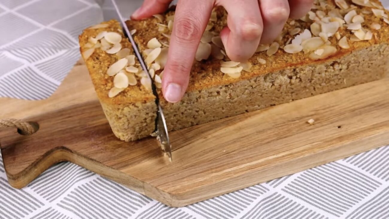 Господині розповіли, як приготувати смачний десерт без цукру з вівсянки та яблук Господині розповіли, як приготувати смачний десерт без цукру з вівсянки та яблук