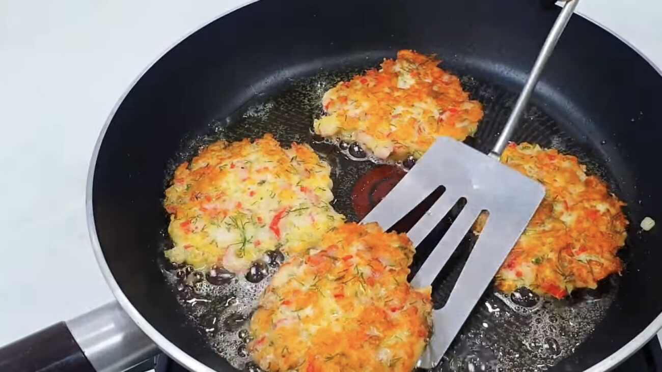 Господині розповіли, як приготувати смачну закуску з крабових паличок 