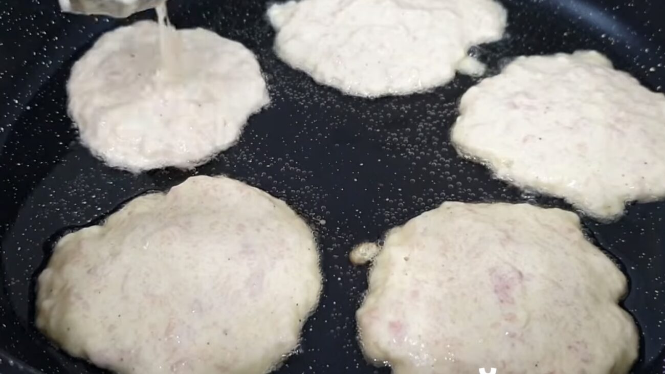 Господині розповіли, як приготувати смачну страву з фаршу та кефіру 