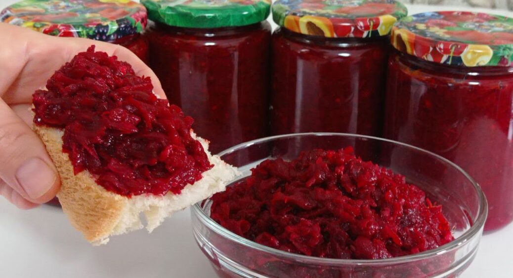 1,5 кг буряка і 2 кг овочів: всю зиму таскаю з підвалу ці баночки (на борщ і на підливи) — дуже виручає 