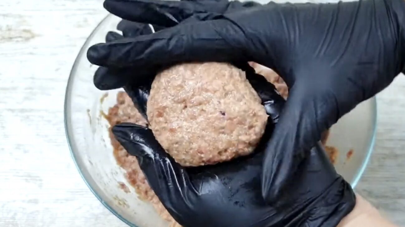 Господині розповіли, яку смачну страву можна приготувати з манки і фаршу Господині розповіли, яку смачну страву можна приготувати з манки і фаршу