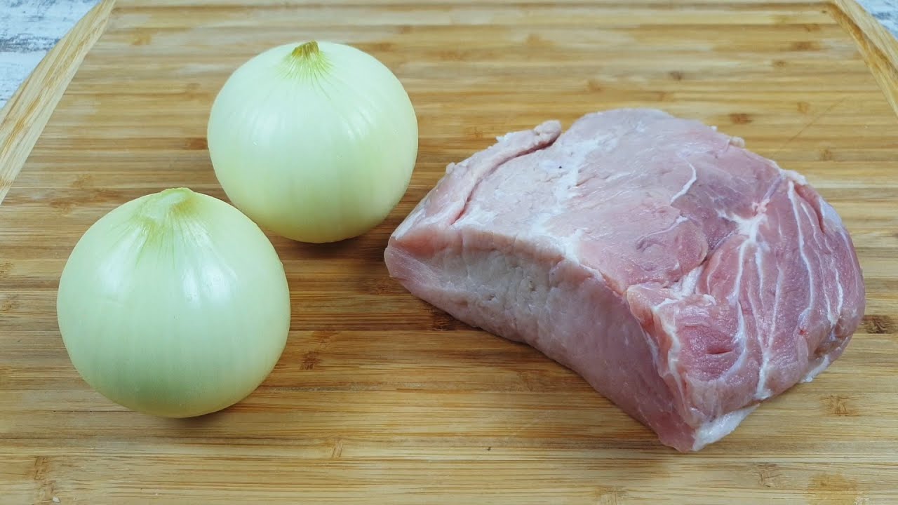 Господині розповіли, як приготувати святкову страву з пів кілограма мʼяса 