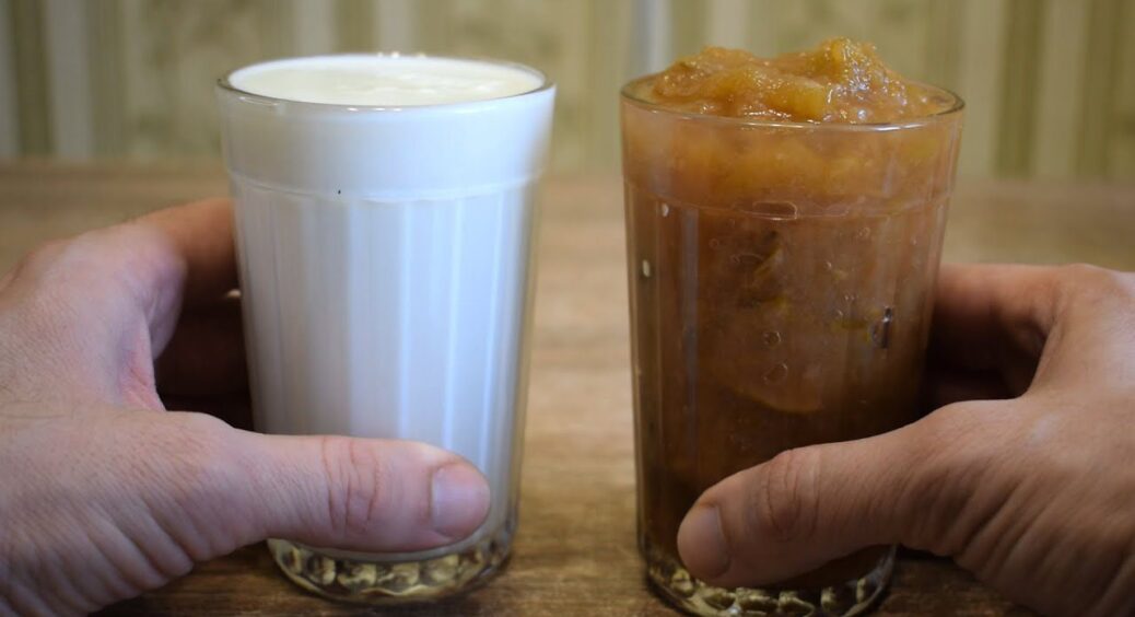 1 стакан кефіру і 1 стакан варення:  Бабуся вперше готувала цей пиріг у 1976, а я – повторила забутий рецепт 